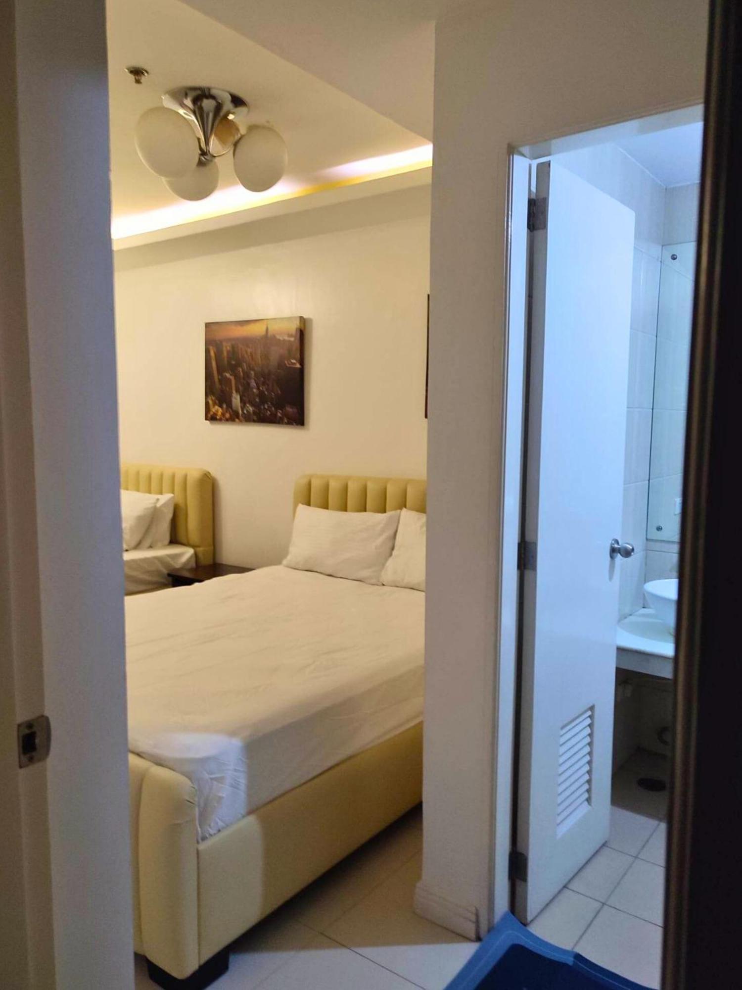 Near Us Embassy X Free Unlimited Pool, Massage & Sauna Access X Promo This Month! Explore Deluxe Studio W Balcony In Manila Perfectly Situated Near Naia Airport, Heart Of Manila Updated 2025 Price For Your Unforgettable Ultimate Staycation Experience Exterior photo